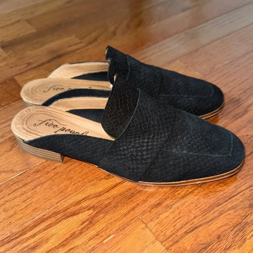 Free People Women’s Black Snakeskin Embossed Suede At Ease Mules Size 37/7